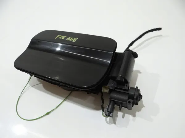 BMW X3 F25 Polttoainelukon aktuaattori OEM 7213035 image 2