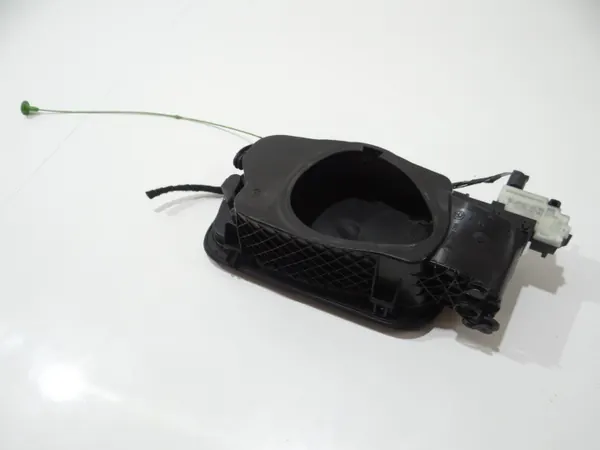 BMW X3 F25 Polttoainelukon aktuaattori OEM 7213035 image 5