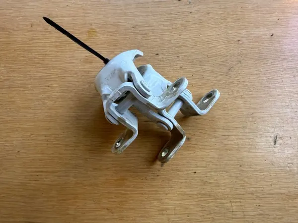 Toyota Hilux VIII deurscharnier OEM zawiasdrzwi151654545 image 3