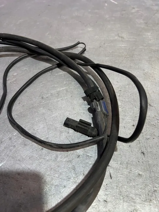 Mercedes S W221 Tuulilasinpesun suutinsauma OEM A2218600192 image 4