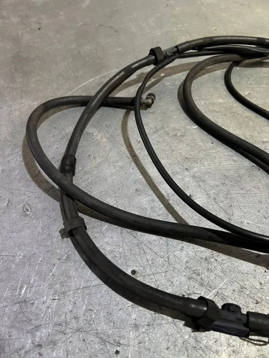 Mercedes S W221 Tuulilasinpesun suutinsauma OEM A2218600192 image 5