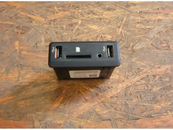 USB/AUX/SD-aansluiting OEM 280238352R voor Renault image 2