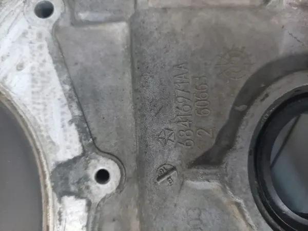 Couvercle de distribution OEM 68416971AA Dodge Challenger 2019 image 3