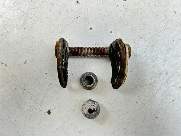 Boulon d'alignement de suspension avant Cadillac Escalade IV 2018 MAM79967 image 6