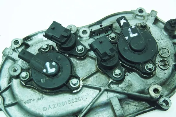 Right Timing Cover Sensors Set - Mercedes SL R230 image 9