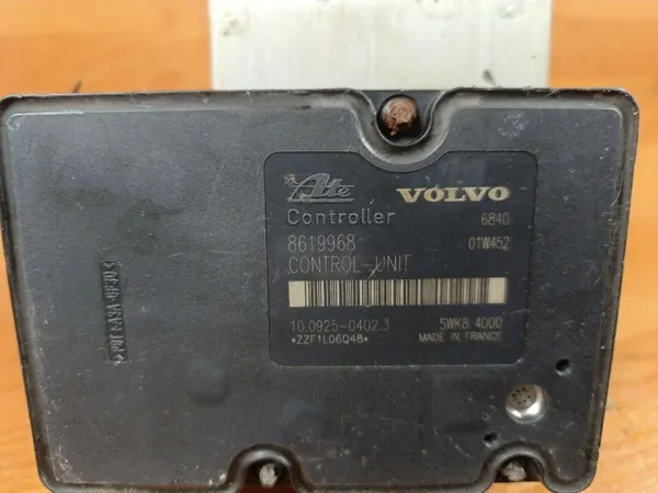 Pompe ABS OEM 10.0925-0402.3 pour Volvo S60 V70 S80 image 3