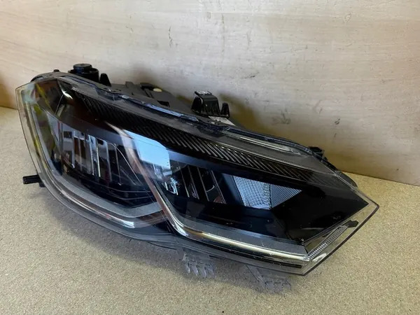 VW Volkswagen Polo 2G Lift Oikea Etuvalo Full LED image 2