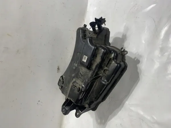 Tanque AdBlue Skoda OEM 5WA131877E - Usado image 2