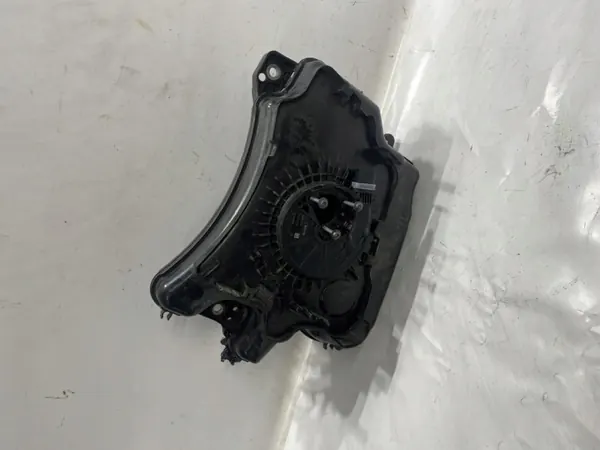 Tanque AdBlue Skoda OEM 5WA131877E - Usado image 3