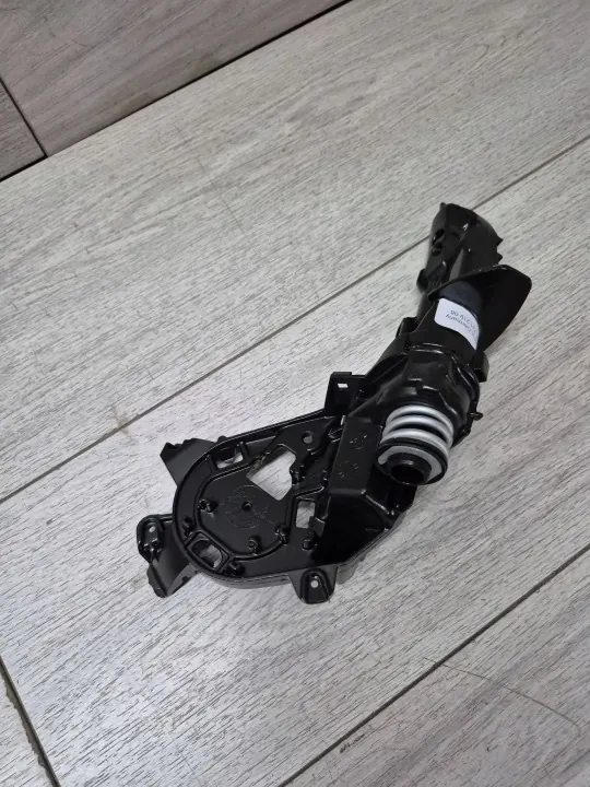Porsche 991 linke Spiegelbasis OEM 99173121908 image 2