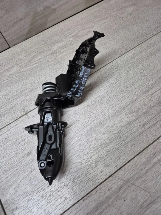 Porsche 991 linke Spiegelbasis OEM 99173121908 image 3