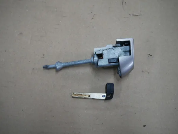 Insert de serrure BMW X1 E84 avant gauche OEM A72 image 2