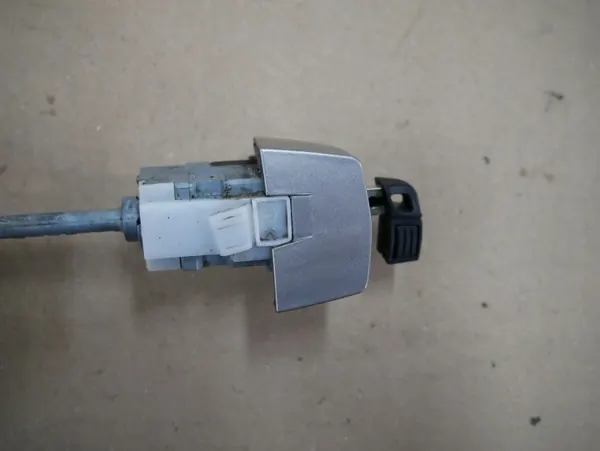 Insert de serrure BMW X1 E84 avant gauche OEM A72 image 6