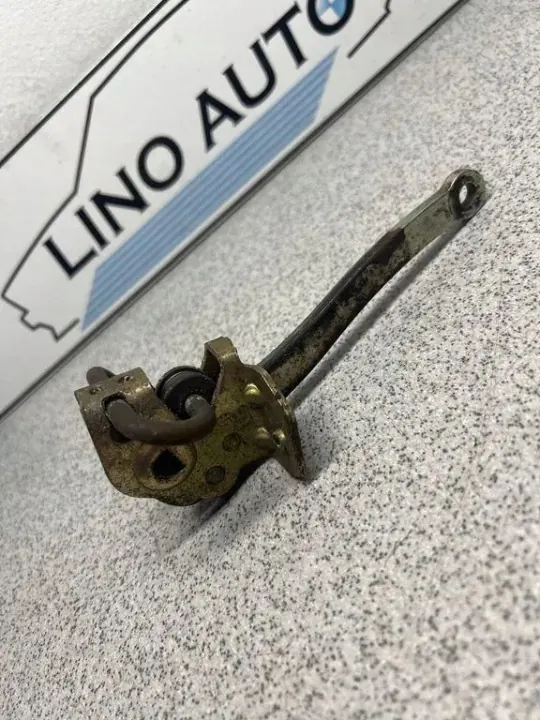 Butée de Porte BMW OEM 1938876 pour E32/E34 image 3