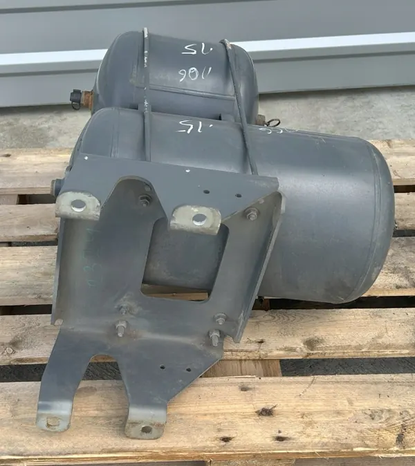 Juego Depósitos Aire DAF OEM 1696171+1953423 36L+20L image 5
