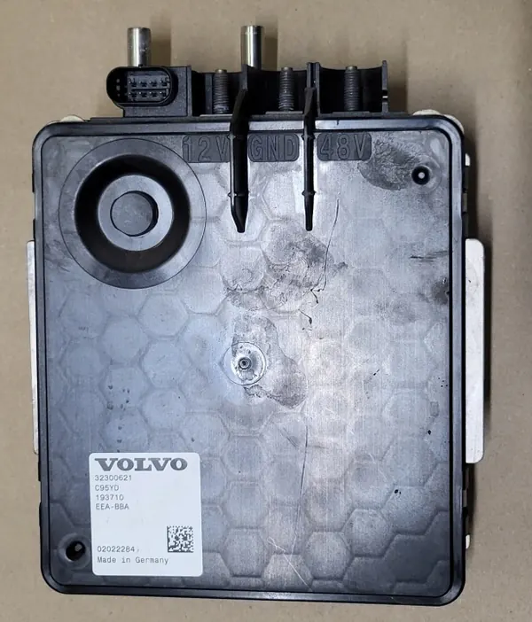 Convertidor de tensión Volvo OE 32300621 C95YD image 3