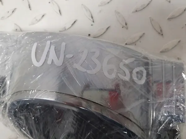 KIA OEM 86662F1510 Terminal Escape Direito - Usado image 6