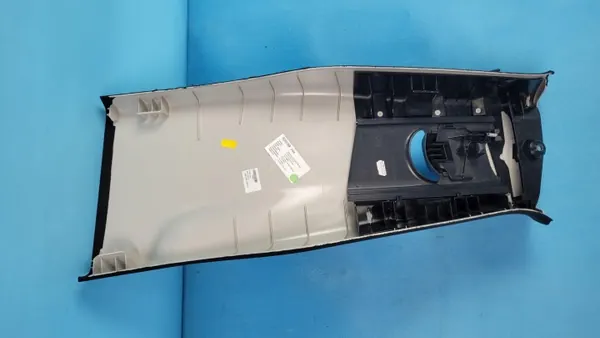 Mercedes B-pilarin kansi OEM A2956907202 Oikea puoli image 9