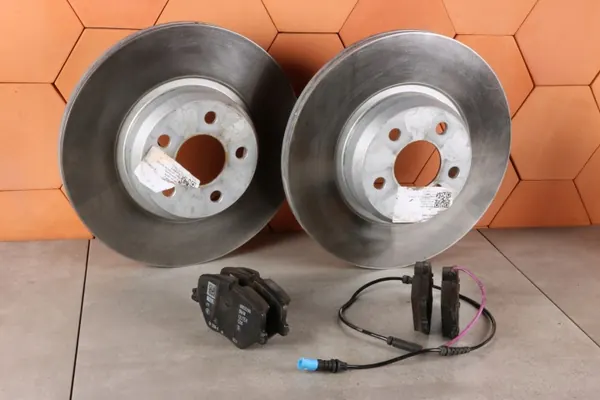 OEM 8831511 8852291 Fram bromsskivor & klossar set image 2