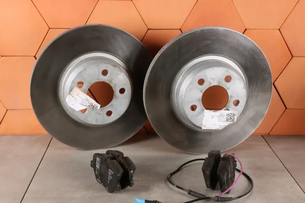 OEM 8831511 8852291 Fram bromsskivor & klossar set image 3