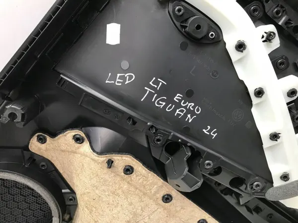 OEM 571867968KULA4 VW Tiguan III Deurbekleding Achter Links image 5