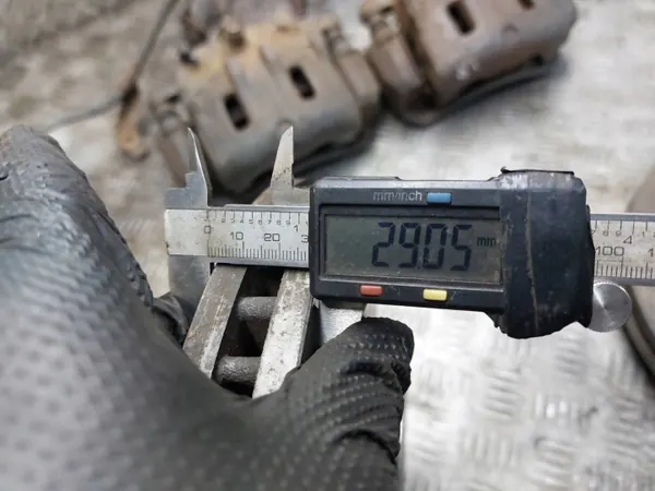 Bremsscheiben + Beläge + Bremssättel Vorderachse OEM TARCZE HAMULCOWE PRZÓD + KLOCKI + ZACISKI OPEL ANTARA I 2.0 CDTI ATE image 4