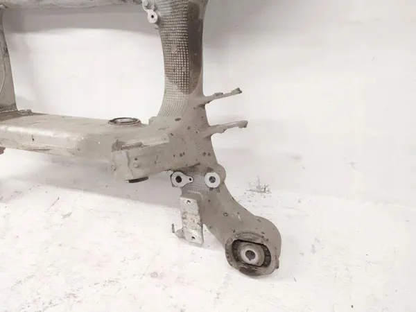 Cuna Trasera BMW OE 6886057 para Serie 5 G30/G31 image 4