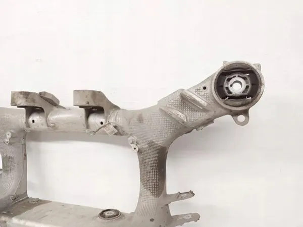Cuna Trasera BMW OE 6886057 para Serie 5 G30/G31 image 5