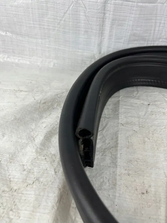 Joint de capot Mercedes GLE 167 OEM A1678871900 image 6