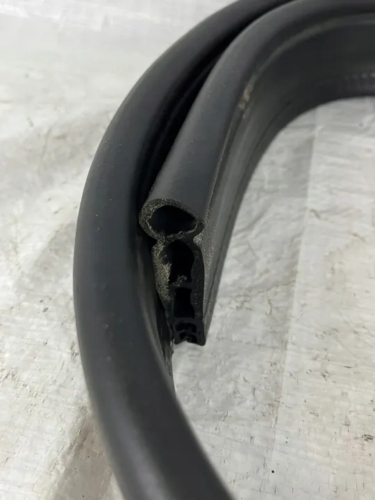 Joint de capot Mercedes GLE 167 OEM A1678871900 image 9
