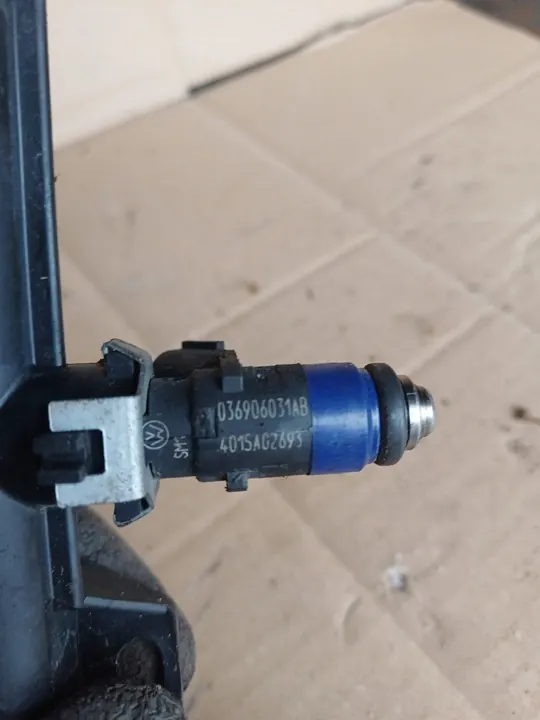 Iniettori carburante 4 pcs Volkswagen Polo 9n Sedan 1.4 2004 image 2