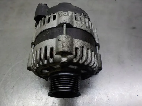 OPEL ASTRA J 1.6 B Vaihtovirtageneraattori 13579667 image 3