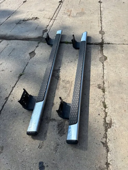 OEM BN sivuportaat Dodge RAM 1500 2019+ image 2