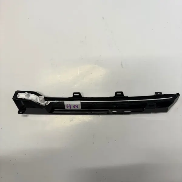 VW Golf 8 Bande LED Grille Droite OEM 5H0941654E image 3