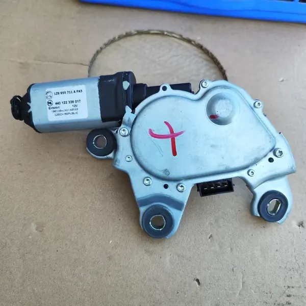 Motor do limpa-vidros traseiro Skoda Octavia II OEM 1Z9955711A image 2