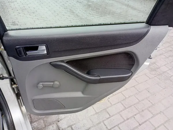 Ford Focus II Oikea Taka Sivulista OEM MM-2402-23 image 3