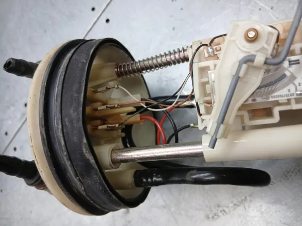 Brandstofpomp Fiat Punto 1.1B 95R 7752900 image 2