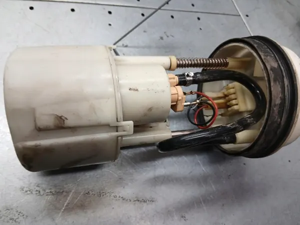 Brandstofpomp Fiat Punto 1.1B 95R 7752900 image 4