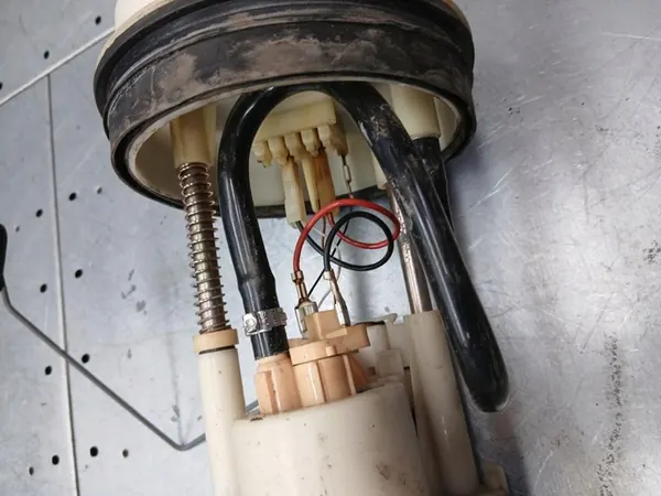 Brandstofpomp Fiat Punto 1.1B 95R 7752900 image 5