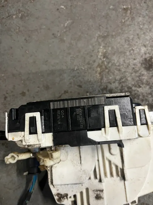 MERCEDES BENZ SPRINTER W906 2.2CDI Rear Door Lock image 2