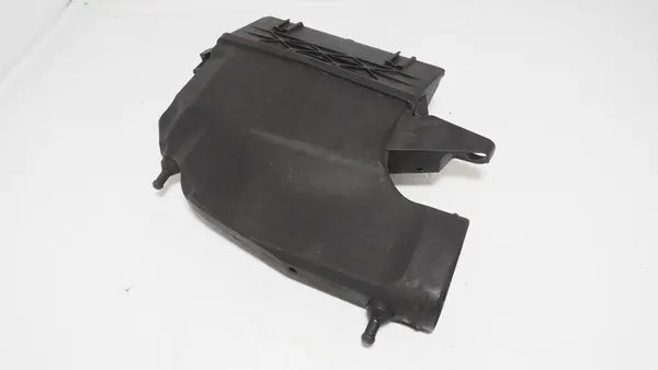 Mercedes ilmansuodatin kotelo oikea A6420904401 image 3