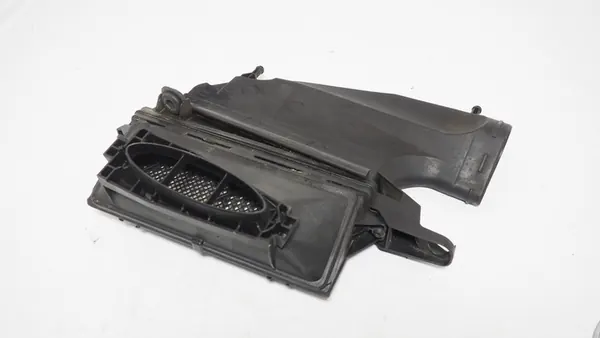 Mercedes ilmansuodatin kotelo oikea A6420904401 image 4