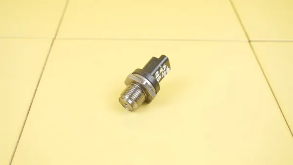 Sensor presión combustible OEM 224DT para Freelander 2.2 D image 2