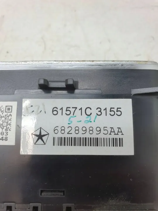 Connecteur USB SD Carte OEM 68289895AA pour Dodge image 5