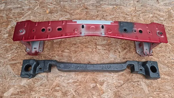 Mazda OE D10E-50-070 Framskydd För Stötfångare image 2