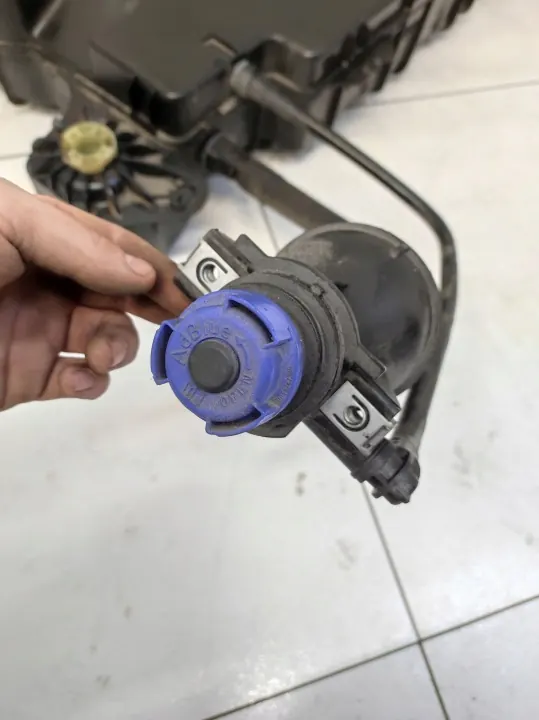 Tanque AdBlue OEM 9822257280 para Jumpy Expert III image 3