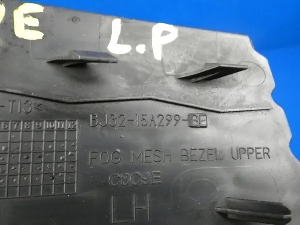 Grelha para-choques dianteira esquerda OEM BJ3215A299BA image 3