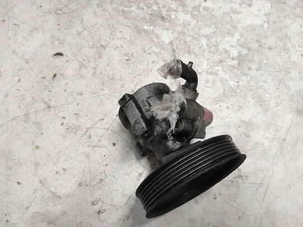 ALFA ROMEO 147 1.6 Bomba de direção assistida image 4