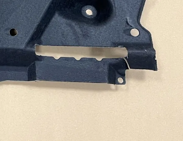 Audi TT 8S oikea alustansuojus OEM 8S0825202B image 4