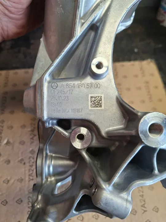 Oljefilterbas MERCEDES W205 W213 2.0CDI image 2